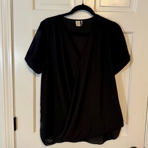 Paper Crane | Black V-Neck Wrap Style Blouse, Size M - EUC